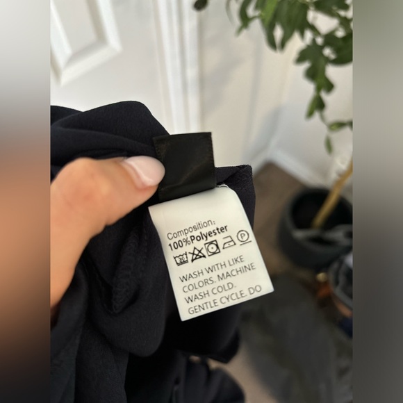 Brand new SHEIN dress with buttons and pockets - Picture 9 of 9